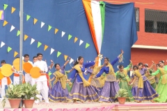 P1157943